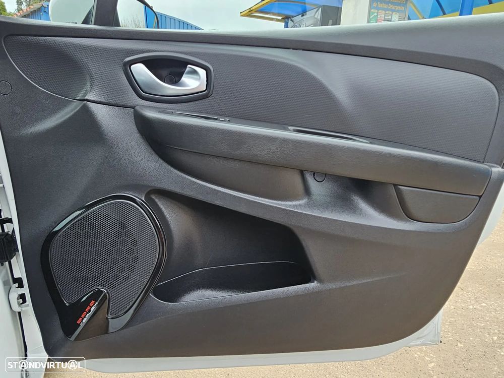 Renault Clio - 16