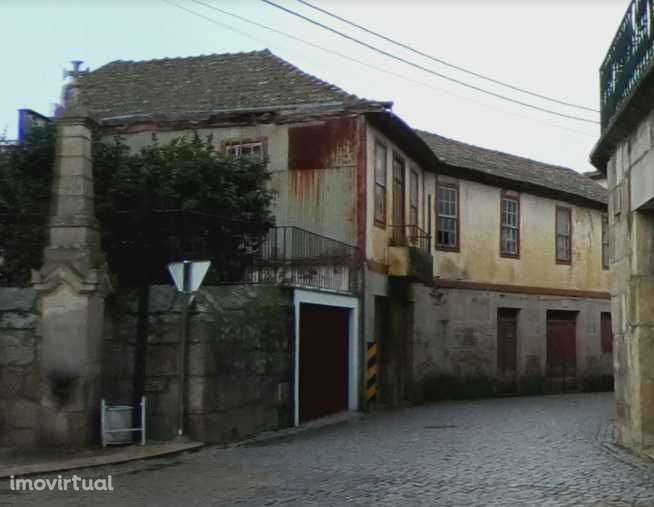 Casa para reconstrução em frente ao convento de Salzedas - Grande imagem: 4/12