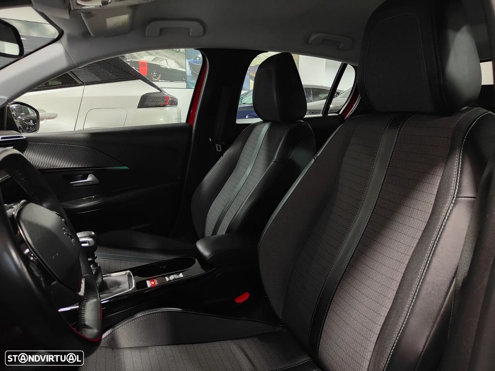 Peugeot 208 1.2 PureTech Allure EAT8 - 32