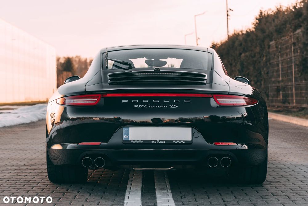 Porsche 911 Carrera 4S - 3