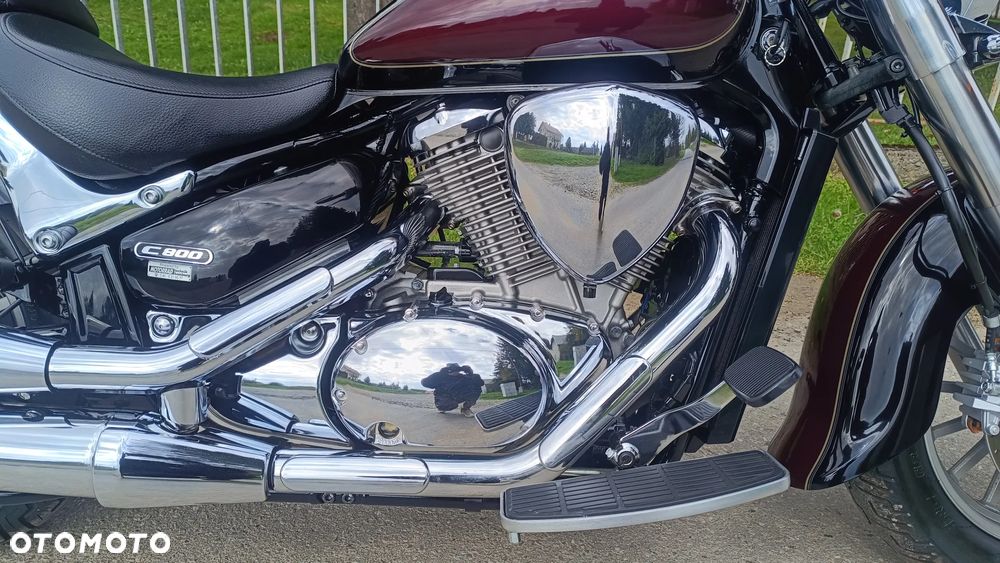 Suzuki Intruder - 13