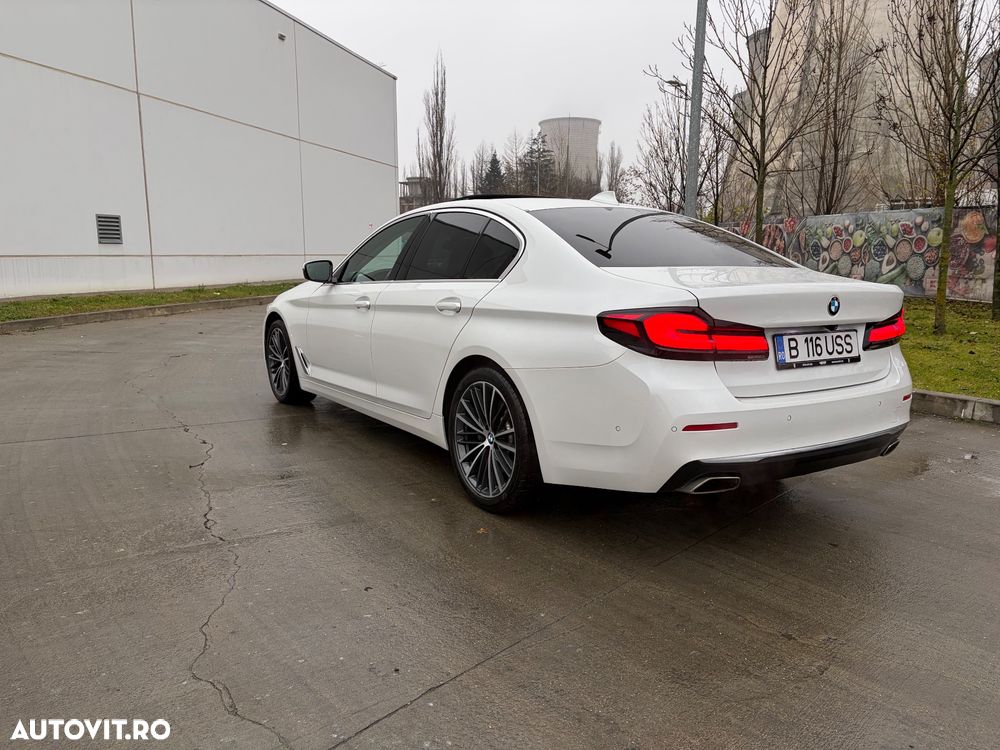 BMW Seria 5 530d xDrive AT MHEV - 9