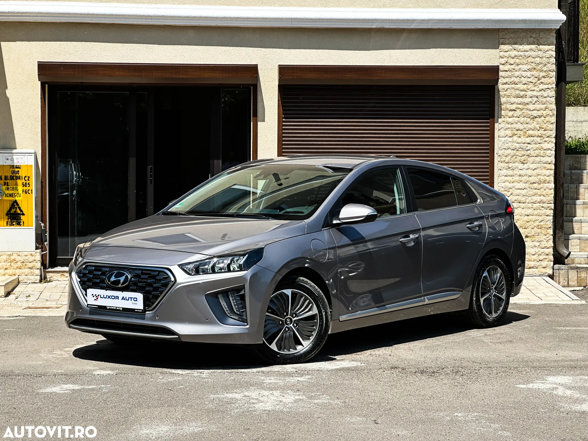 Hyundai IONIQ Plug-In Hybrid 1.6 141CP Exclusive - 2