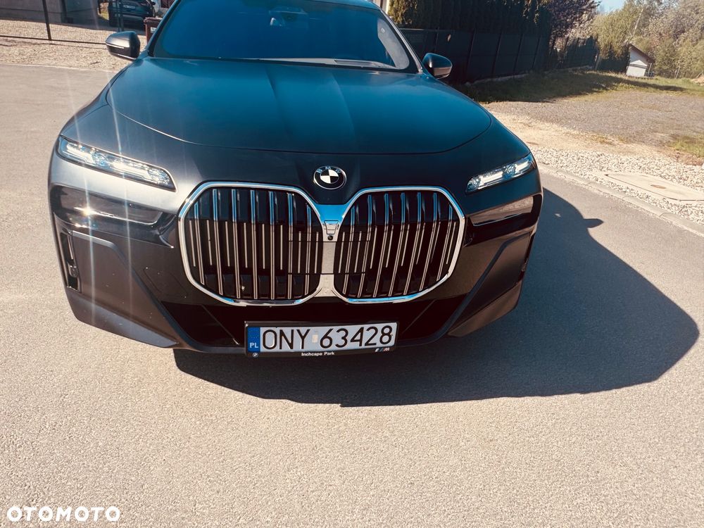 BMW Seria 7 740d xDrive mHEV Nero Lusso Edition sport - 31