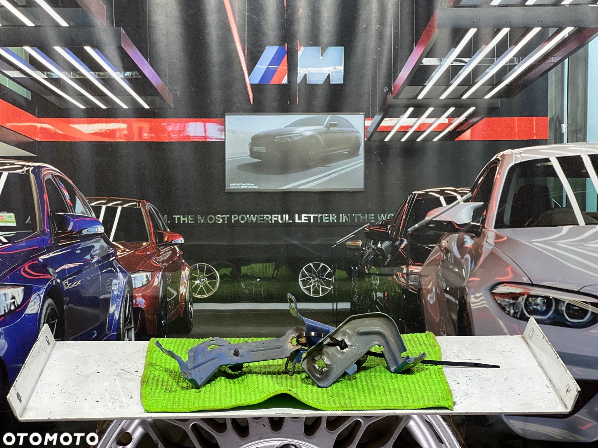 BMW 3 F30 F31  MOCOWANIE BŁOTNIKA PRAWE KOMPLET B45 ESTORIL BLUE - 1