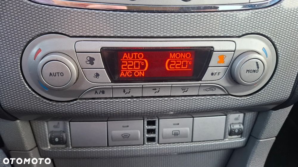 Ford Focus 2.0 TDCi DPF Titanium - 8