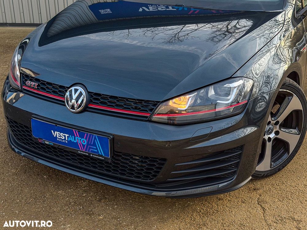 Volkswagen Golf - 40