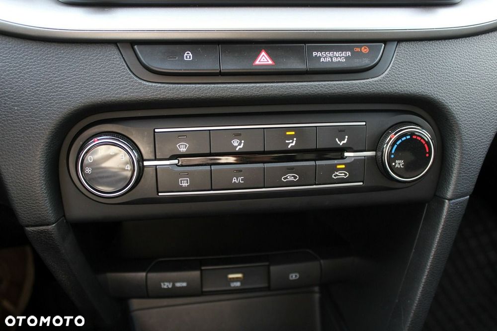 Kia Ceed 1.6 CRDi mHEV M - 19