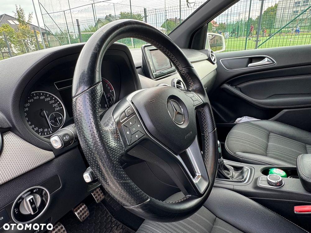 Mercedes-Benz Klasa B 180 - 10