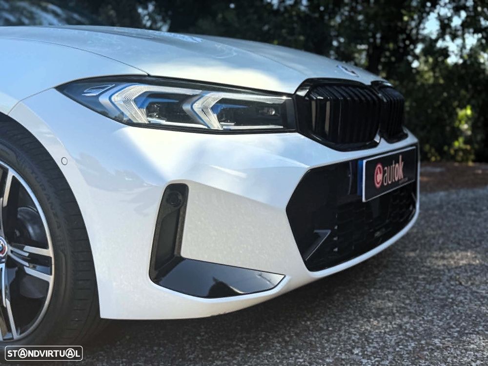 BMW 330 e Pack 50 anos M Auto - 6