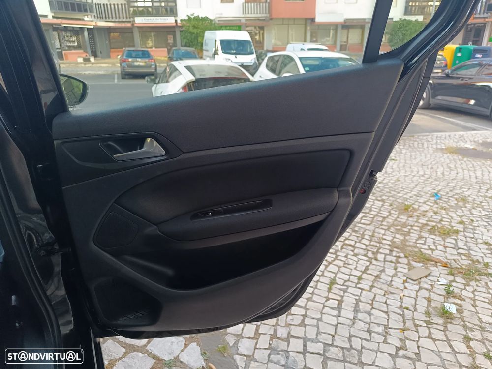 Peugeot 308 PureTech 130 GPF EAT8 Stop & Start Active Pack - 33