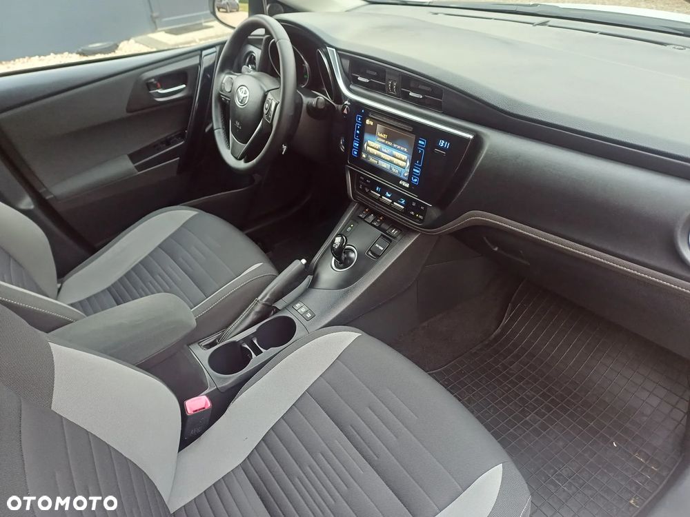 Toyota Auris - 12