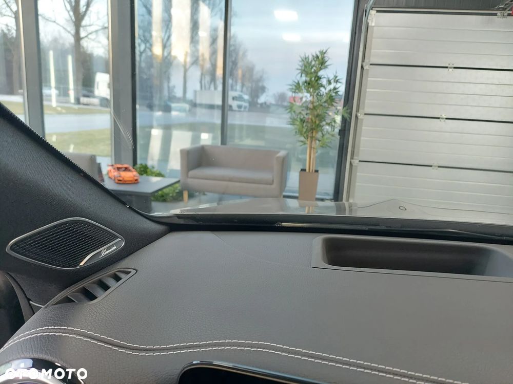 Mercedes-Benz CLA 250 4-Matic AMG Line 7G-DCT - 12