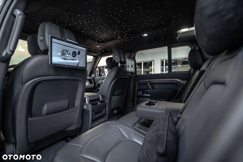 Land Rover Defender 3.0 D200 mHEV X-Dynamic HSE - 29