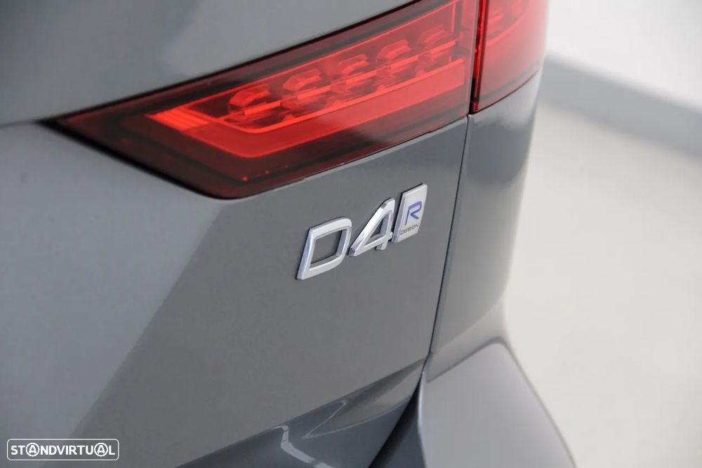 Volvo V60 2.0 D4 R-Design Geartronic - 6