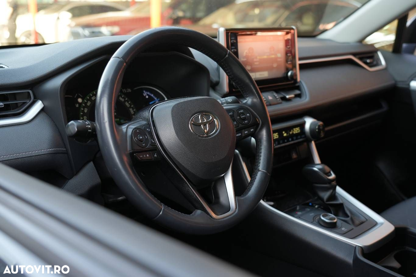 Toyota RAV4 - 10