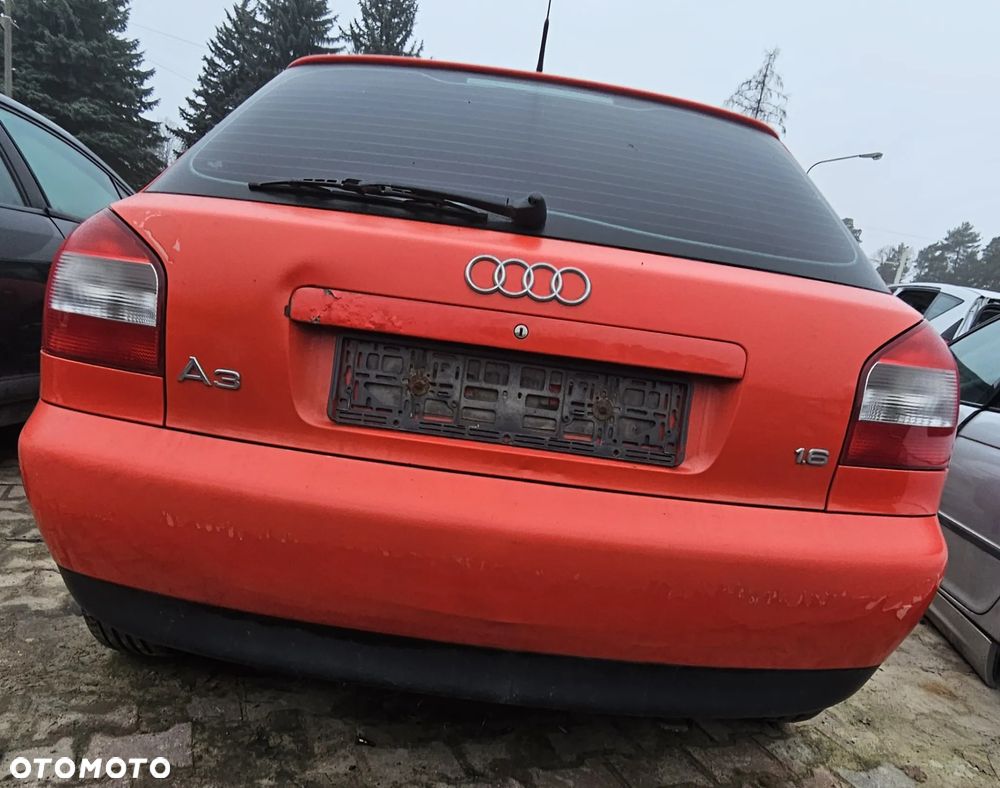 Audi A3 1,6 8 V  Benzyna 75 kW (kod lak . LY3F) pojazd na części: maska, zderzak, drzwi, szyby, lusterka, chłodnica.... - 10
