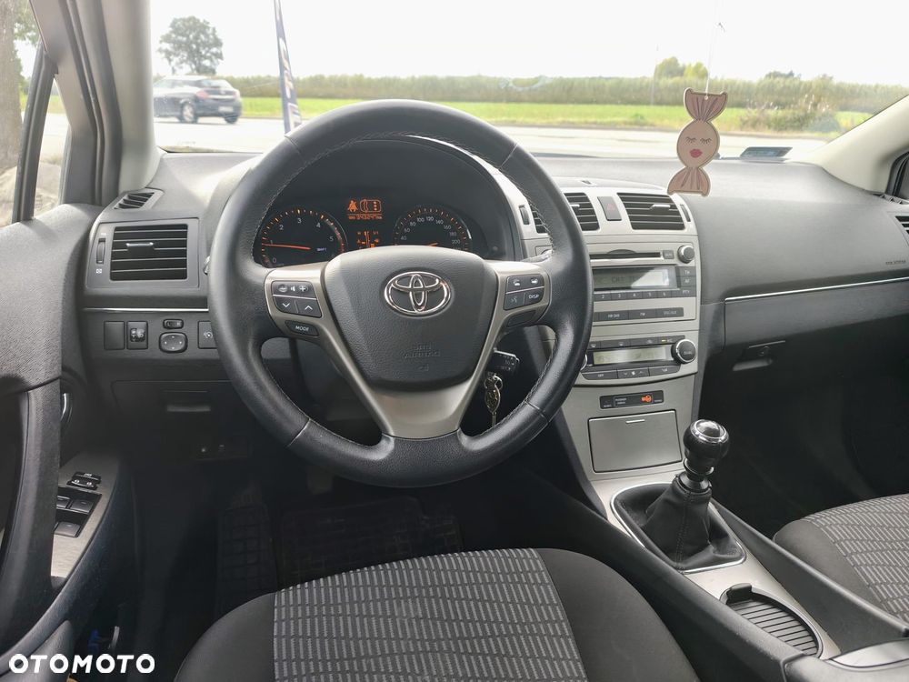 Toyota Avensis - 28
