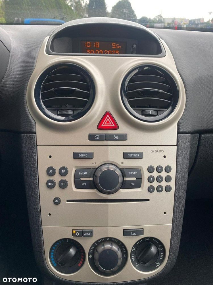 Opel Corsa 1.2 16V Essentia - 11