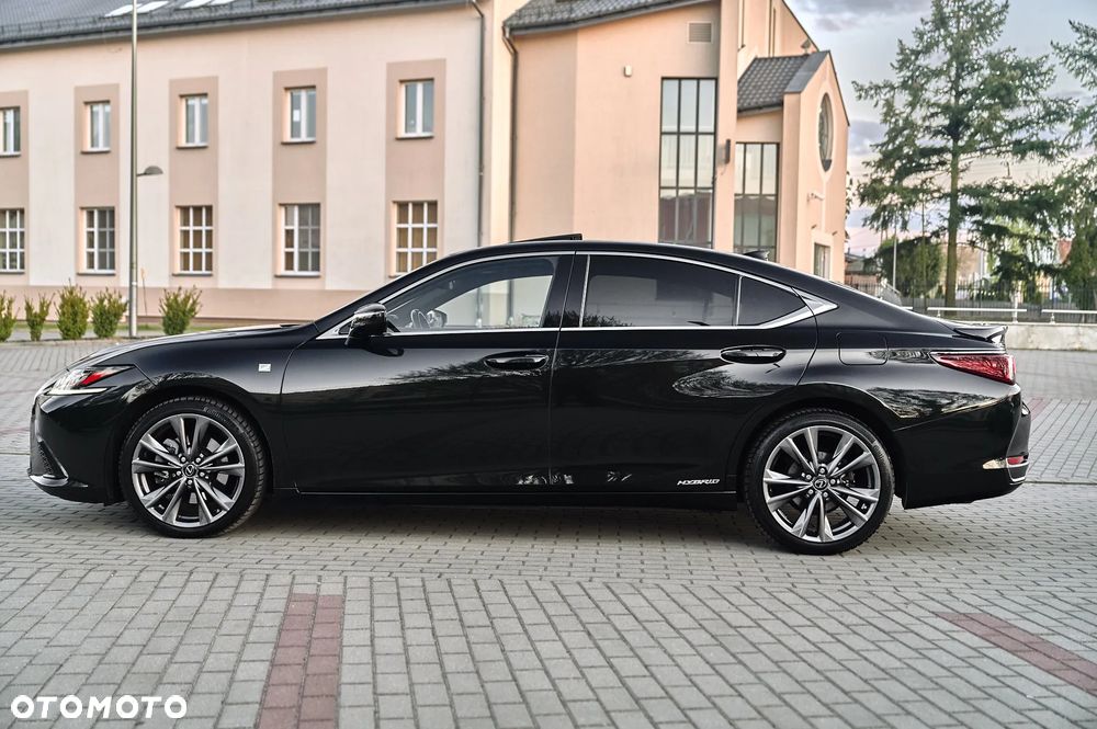 Lexus ES 300h F Sport - 8