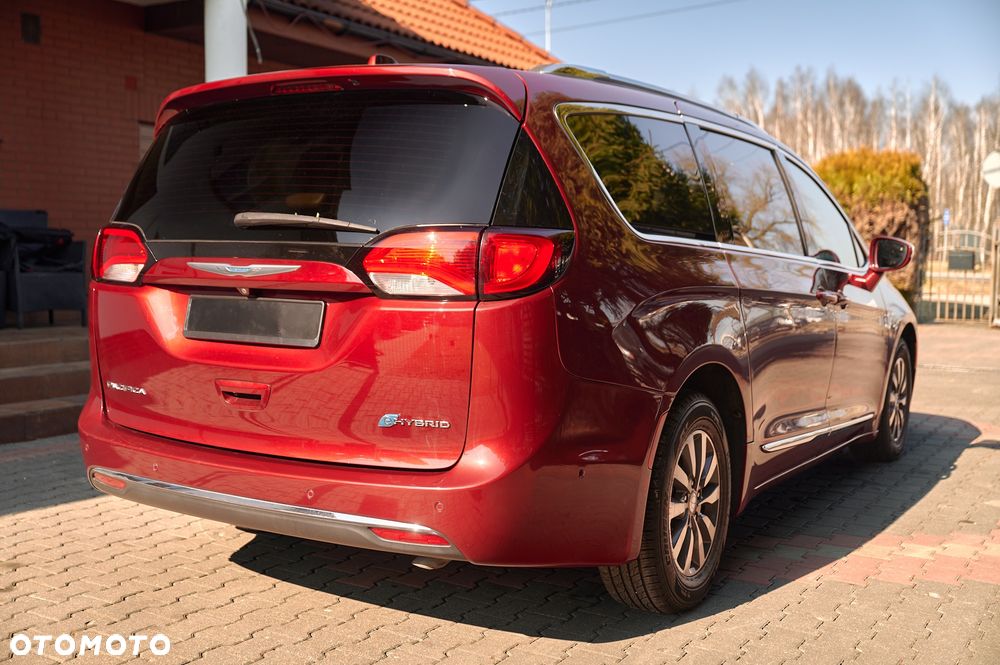 Chrysler Pacifica - 12