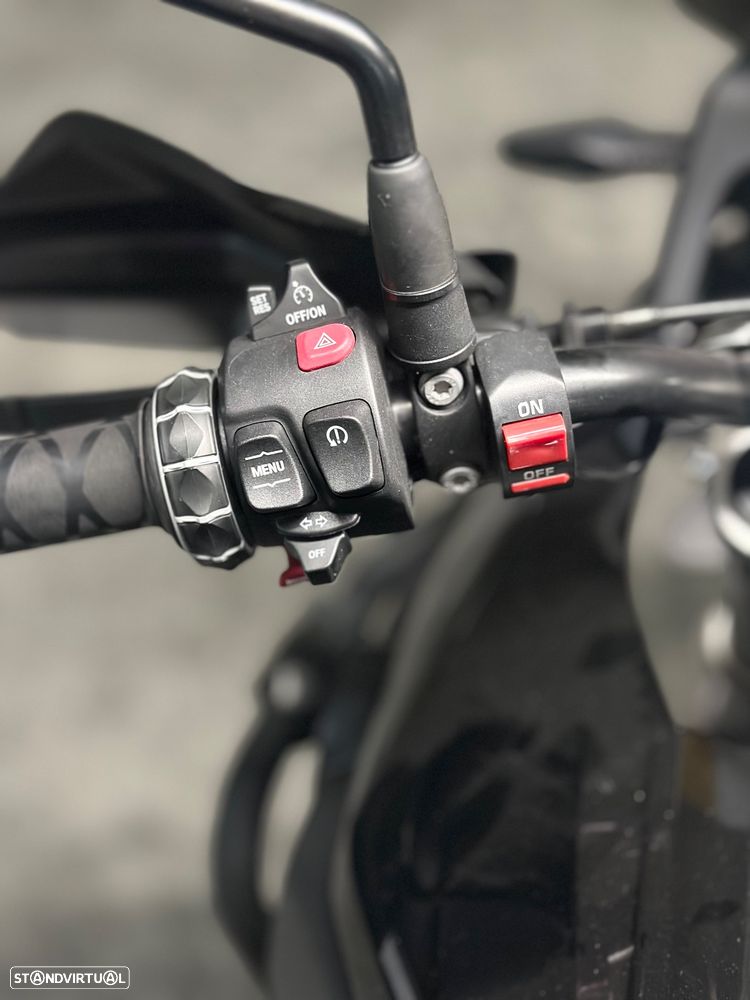 BMW F 750 GS Triple Black - 17