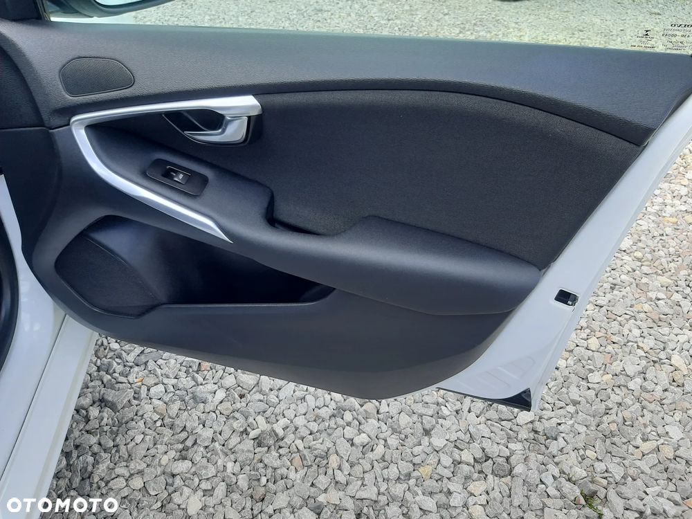 Volvo V40 D2 Momentum - 26