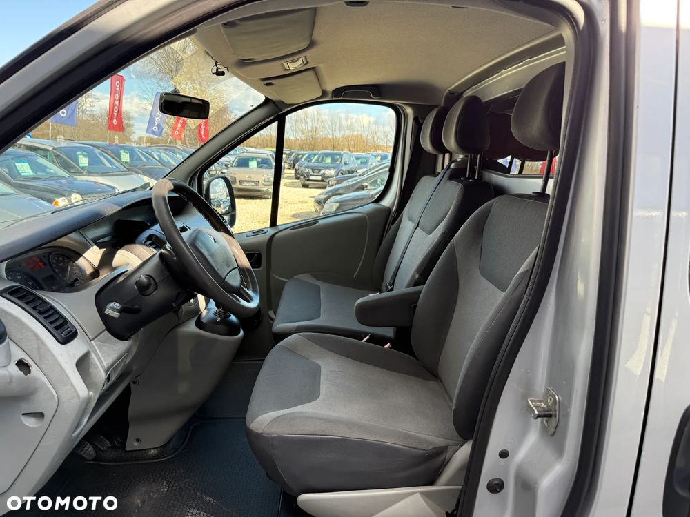 Renault Trafic 2.0 dCi Long 2x Boczne drzwi Klimatyzacja Elektryczne Szyby Gwarancja - 19