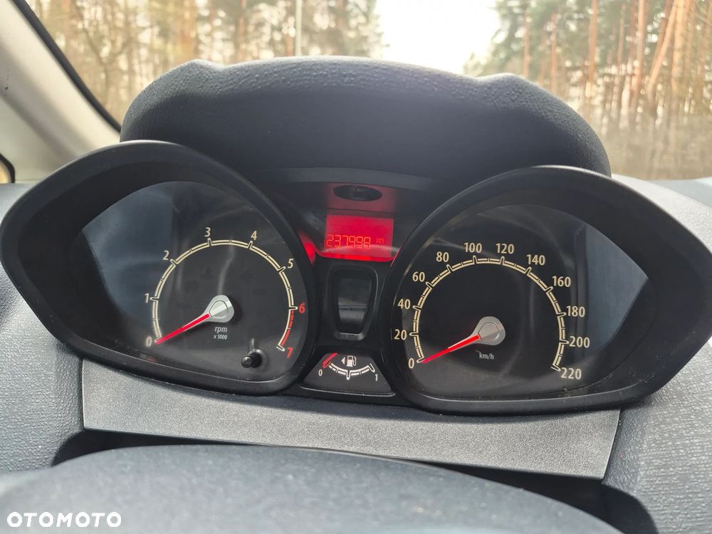 Ford Fiesta 1.25 Ambiente EU5 - 8