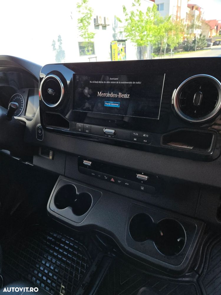 Mercedes-Benz Sprinter - 16