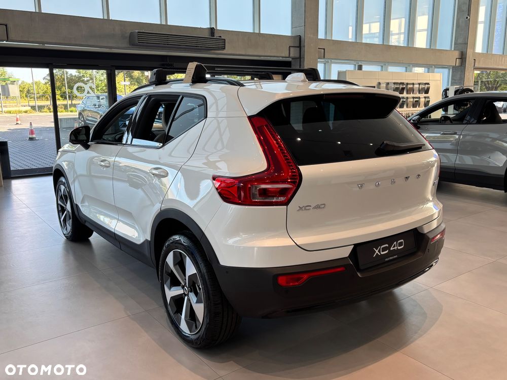 Volvo XC 40 B4 Plus Dark - 7