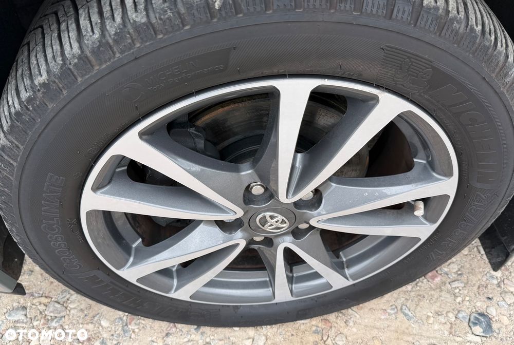 Toyota Avensis 2.0 D-4D Executive - 40