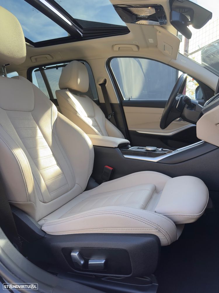 BMW 320 e Touring Aut. Luxury Line - 32