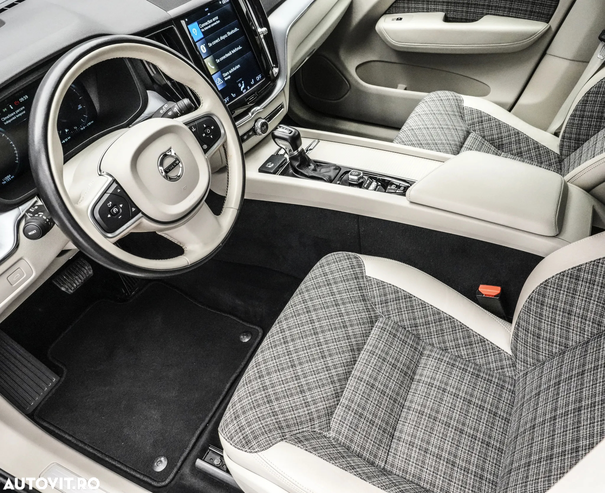 Volvo XC 60 D4 Momentum Pro - 11