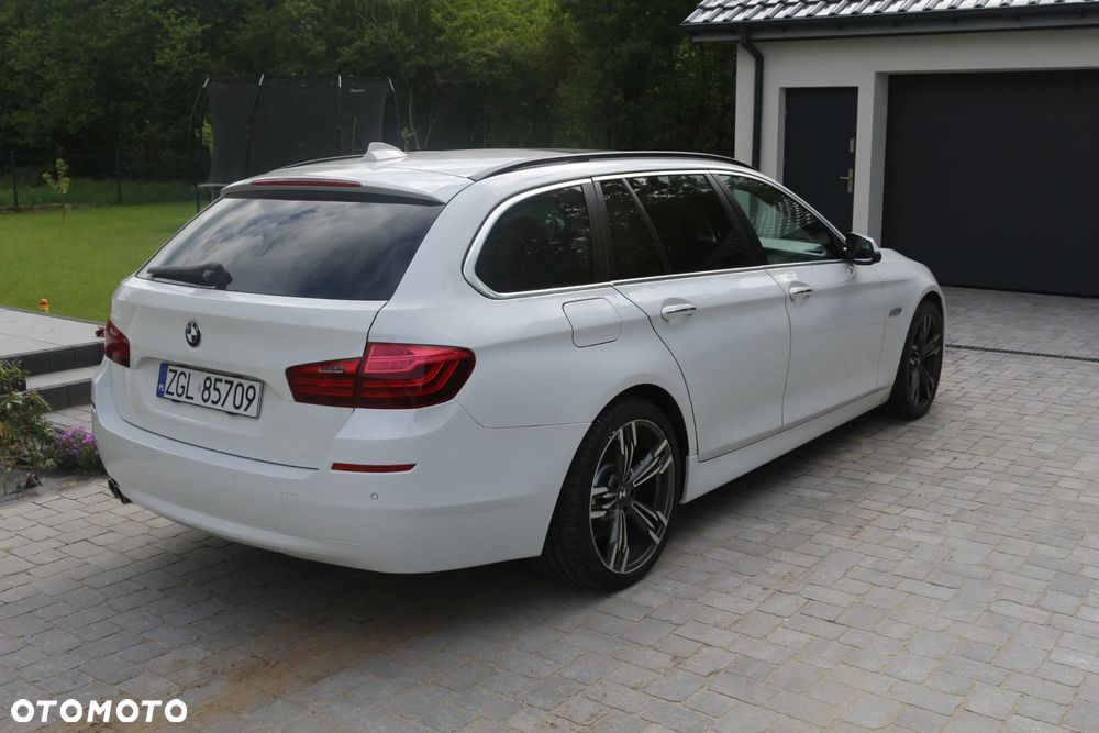 BMW Seria 5 525d Luxury Line - 3