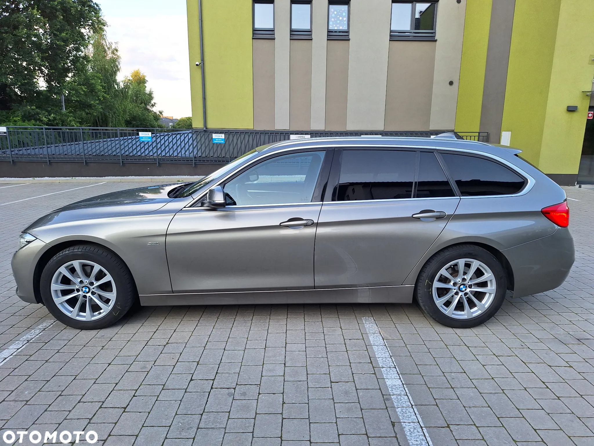 BMW Seria 3 320d Touring xDrive Sport Line - 15