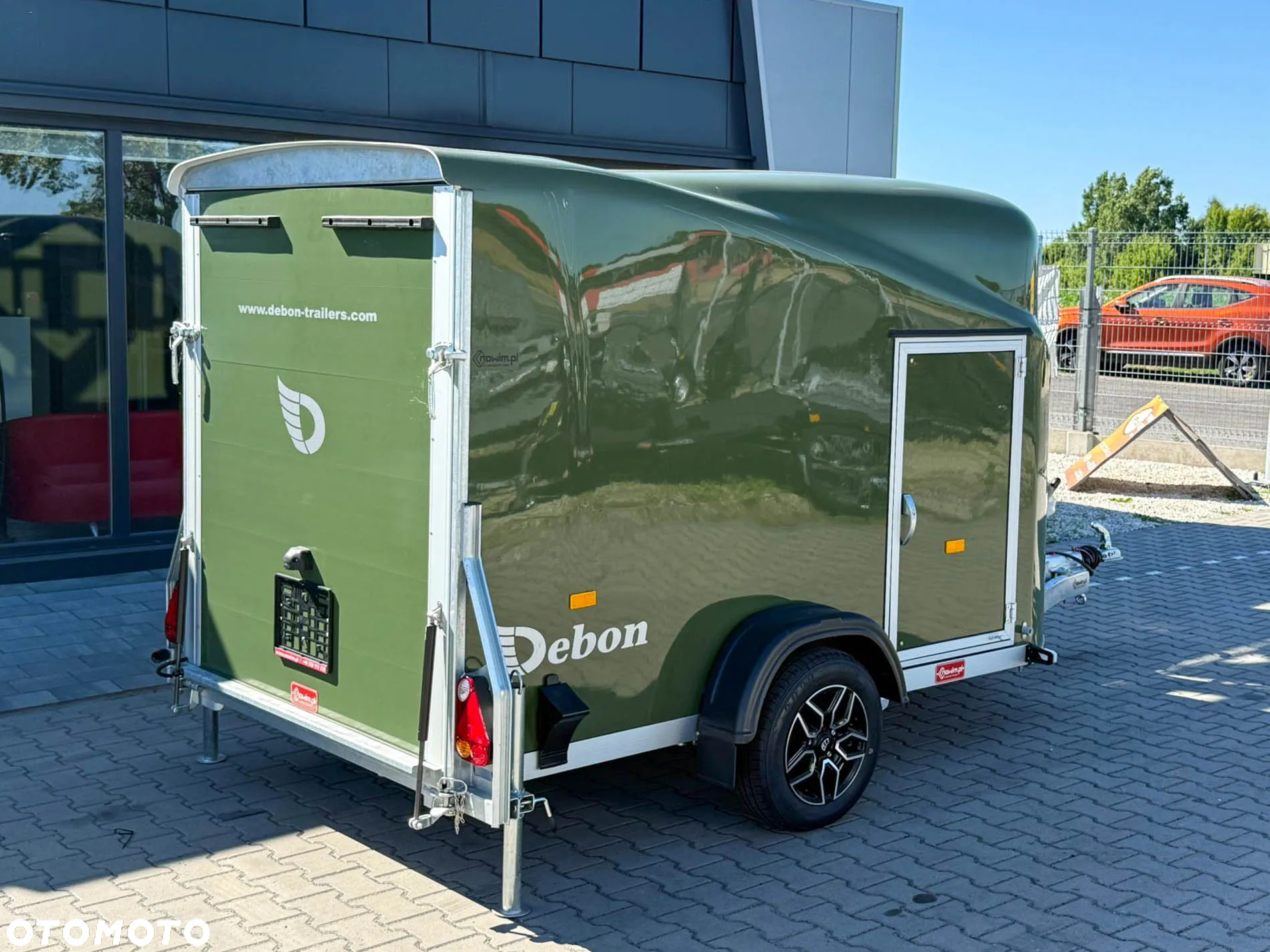 Debon Przyczepa furgon używany cargo 1300 kontener - 14