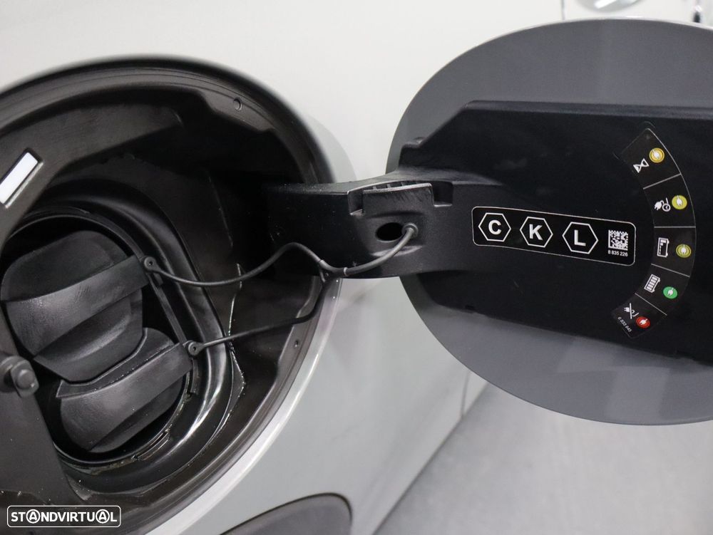 MINI 3 Portas Cooper SE Premium Essential - 19