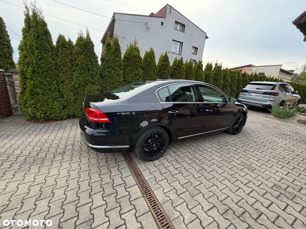 Volkswagen Passat 2.0 TDI Highline R-Style DSG - 15