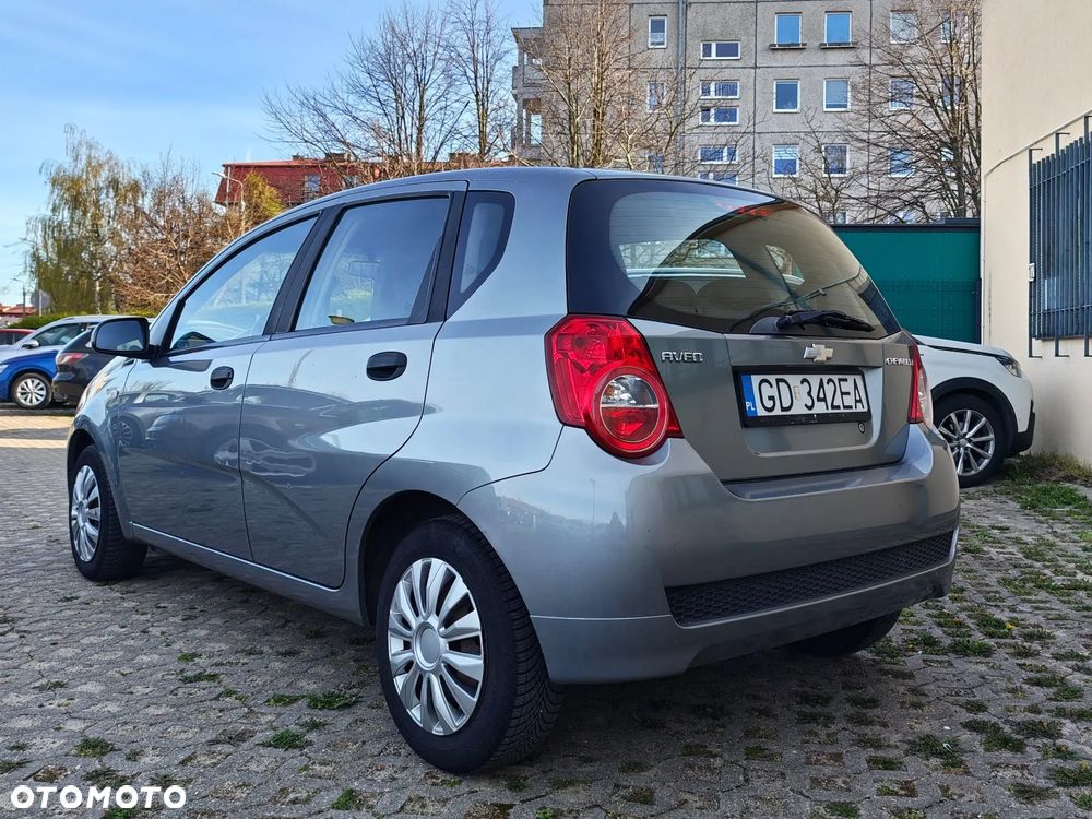 Chevrolet Aveo 1.2 16V Base / Classic - 4