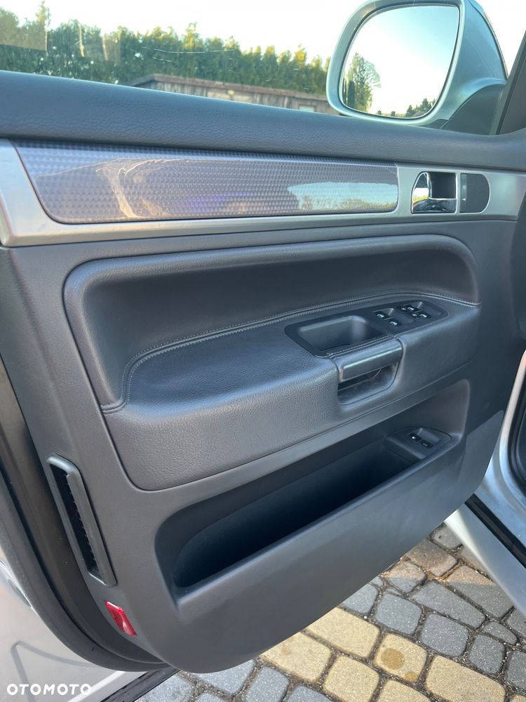 Volkswagen Touareg 3.0 V6 TDI DPF Automatik Individual - 26