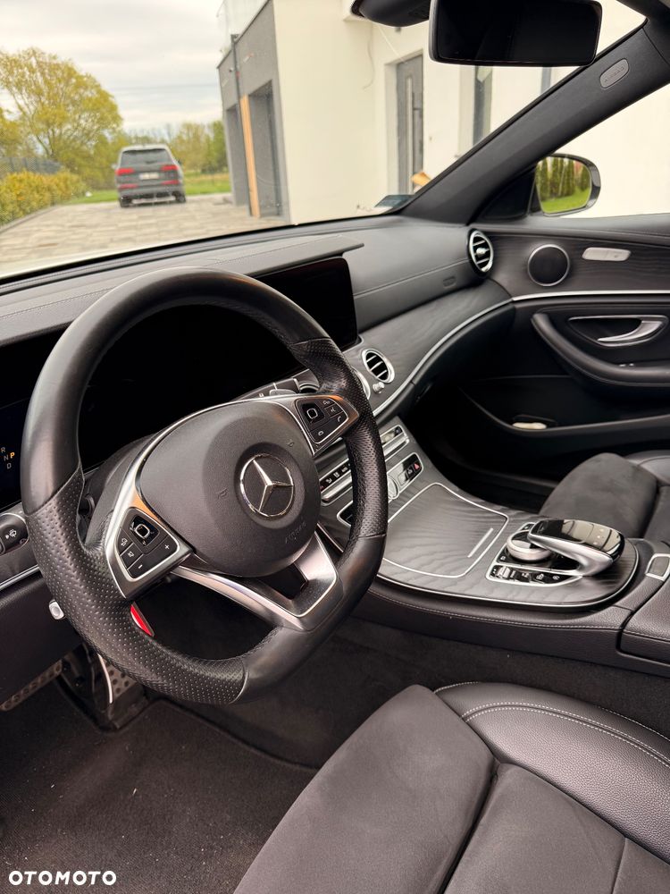 Mercedes-Benz Klasa E 220 d 4-Matic 9G-TRONIC - 9