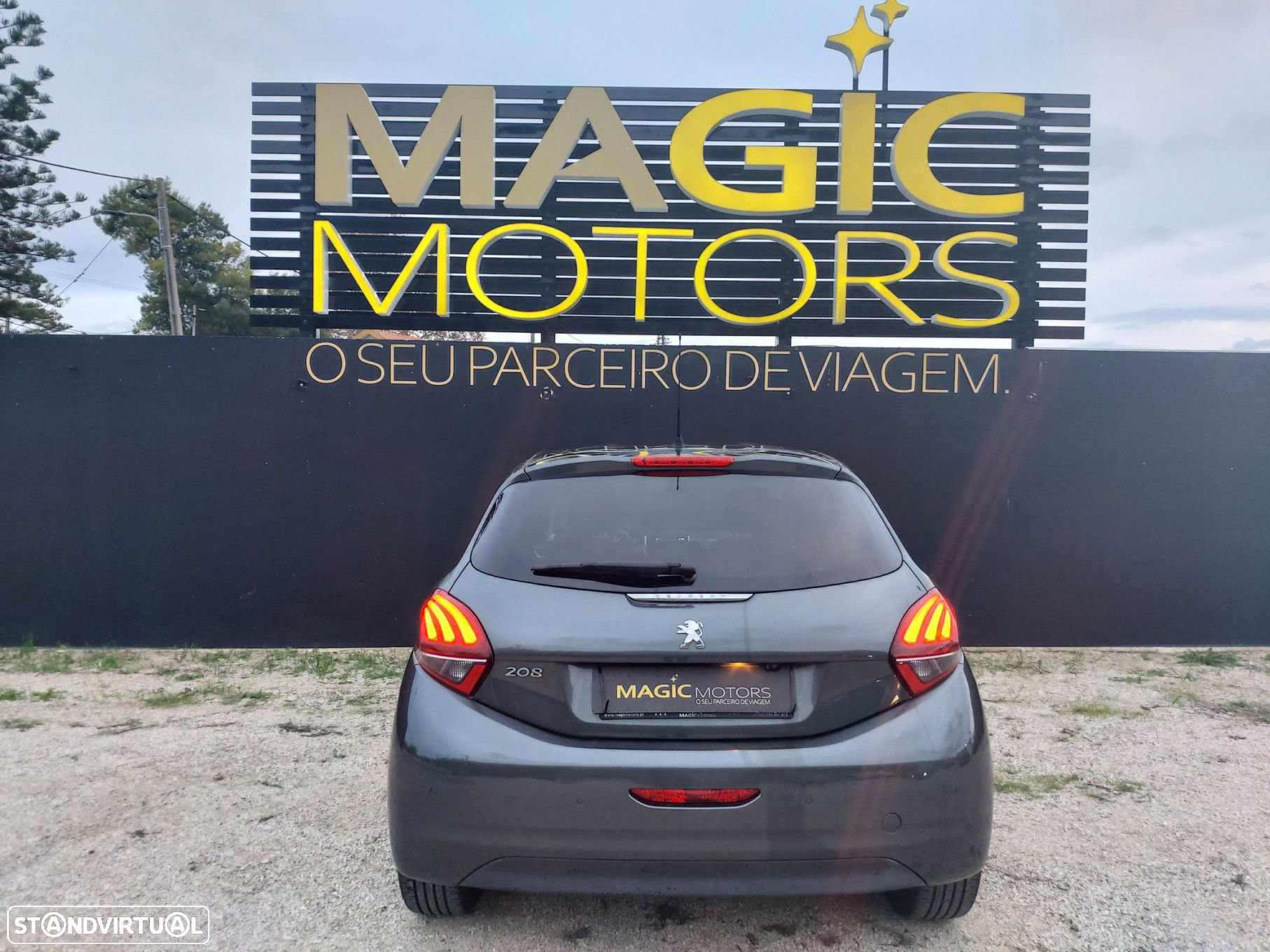 Peugeot 208 - 4