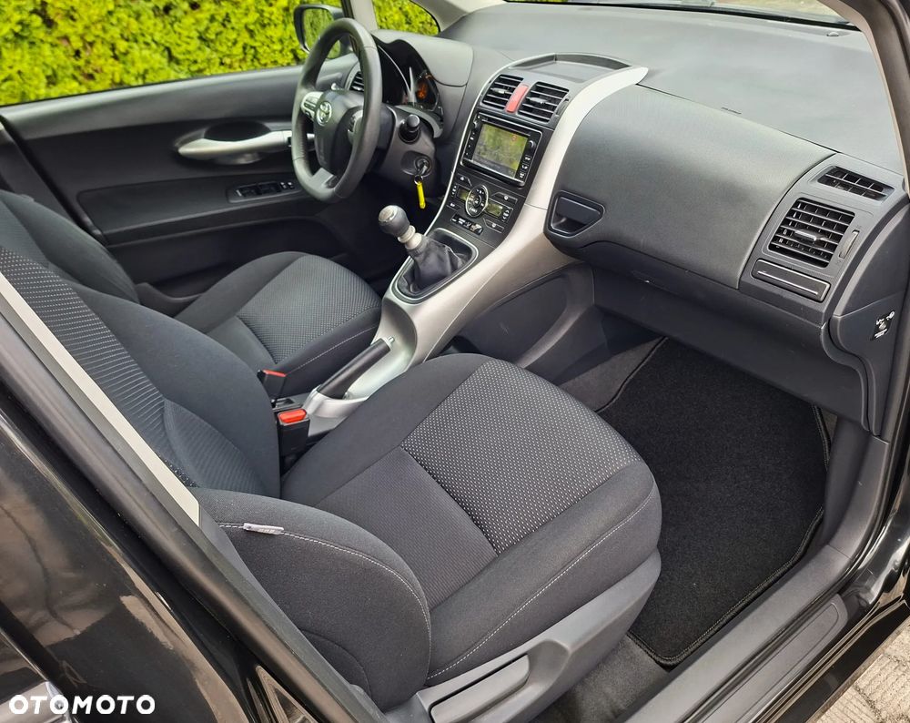 Toyota Auris 1.33 VVT-i Travel - 11