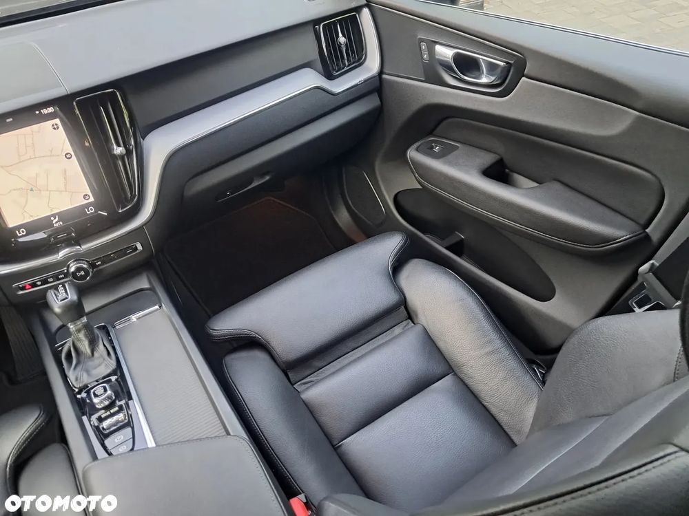Volvo XC 60 D4 Geartronic Momentum Pro - 22