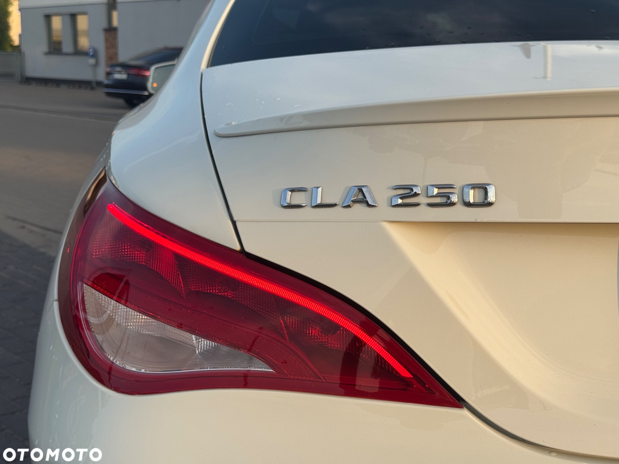 Mercedes-Benz CLA 250 4-Matic AMG Line - 15