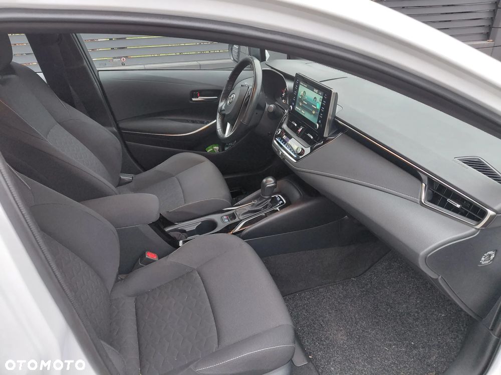 Toyota Corolla 1.8 Hybrid Comfort - 28