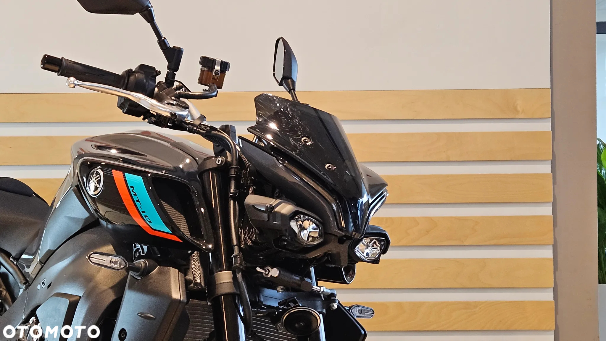 Yamaha MT - 6