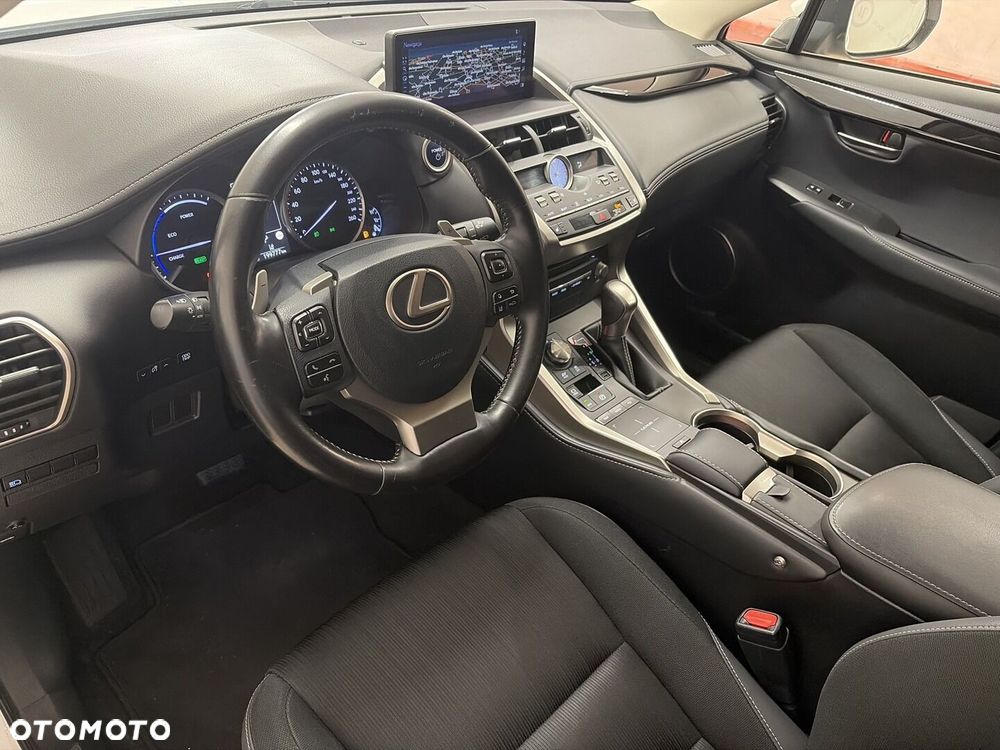 Lexus NX 300h Business Edition AWD - 11