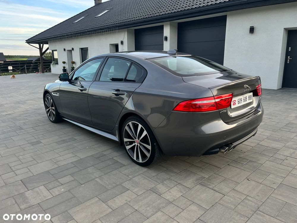 Jaguar XE 2.0 D AWD R-Sport - 7